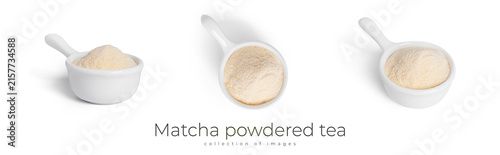 Foto Matcha powdered tea isolated on white background.