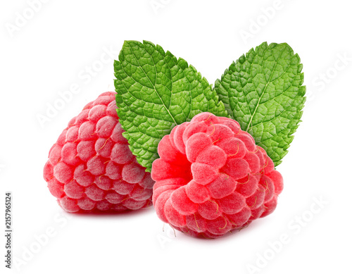 Canvastavla Fresh raspberries and mint leaves isolated on white