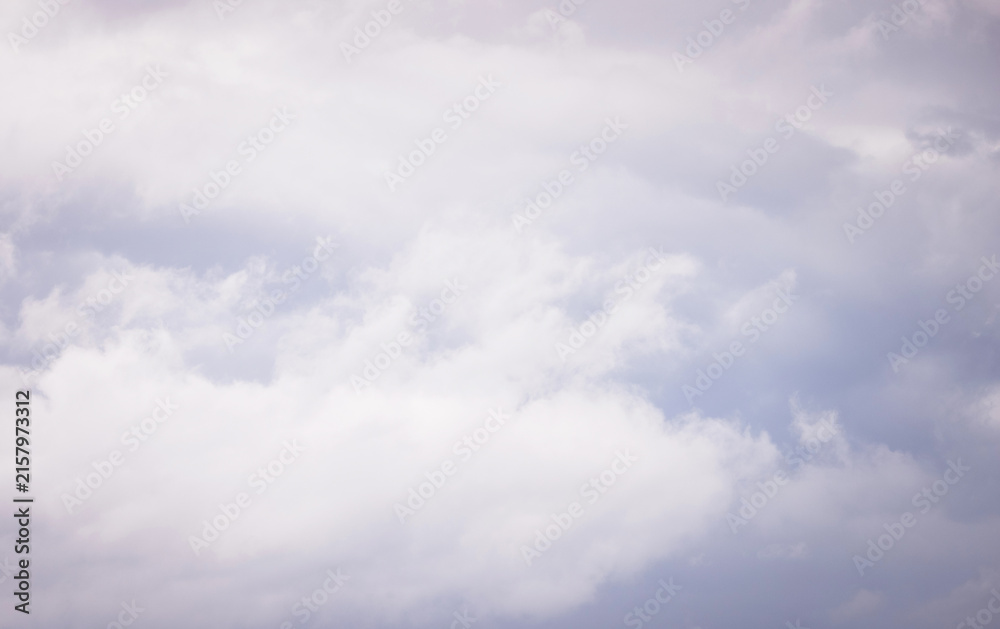 Obraz premium cloudy, gloomy sky on a summer day 