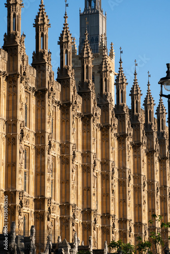 Bild auf Leinwand Detailed Architectural Facade of Gothic Spires on Palace of Westminster in Londo