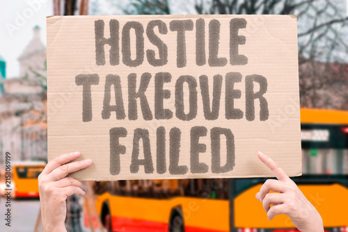 Cuadro en lienzo "Hostile Takeover Failed" Bidding war drained company resources