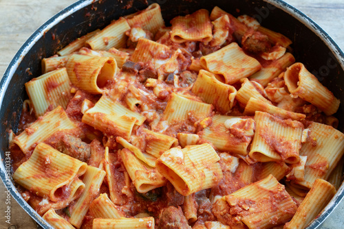 Baked pasta al forno in pan