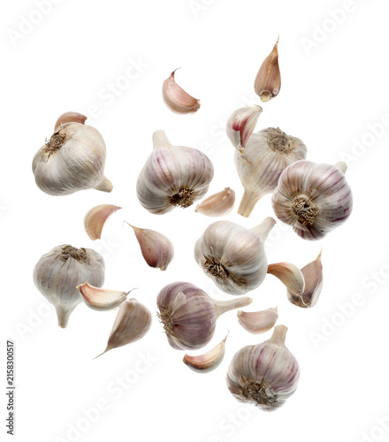 Flying fresh garlic and clo...