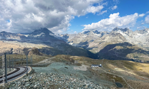 Picturesque mountain peaks above the Alpine valley of Mattertal and the tourist resort of Zermatt in Switzerland - Malerische Berggipfel über dem Alpental Mattertal und dem Ferienort Zermatt, Schweiz