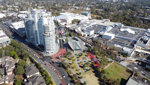 Foto Aerial view of metro station and park below new apartments in Sydney Australia