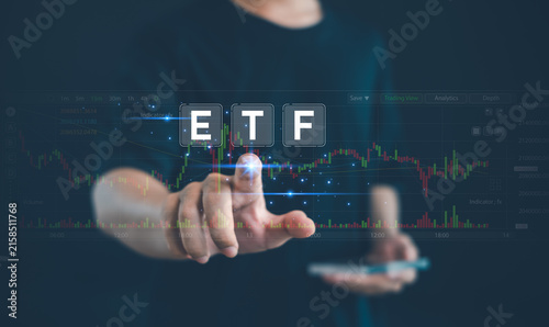 Fotografía Financial trading concept featuring ETF market charts and digital analytics, symbolizing exchange traded funds, investing, finance, portfolio management, market data, and trading technology