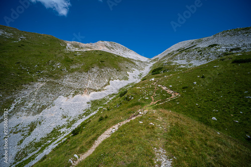 Foto Summer alpine mountain landscape view from Hochstuhl summit, Karawanks range