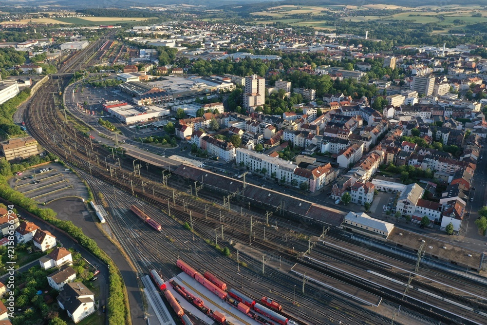 Fototapeta premium Fulda aus der Luft – Panorama der historischen Innenstadt und Umgebung