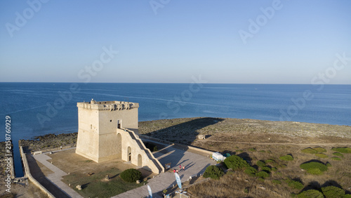 TORRE  DI TORRE LAPILLO DALL ALTO, ANTICA FORTEZZA COSTIERA A PORTO CESAREO