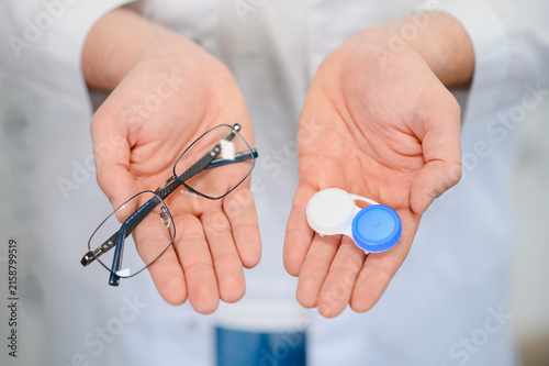 Canvastavla Hands offering eyeglasses and contact lenses for vision correction