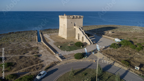 TORRE DI TORRE LAPILLO DALL ALTO, ANTICA FORTEZZA COSTIERA A PORTO CESAREO