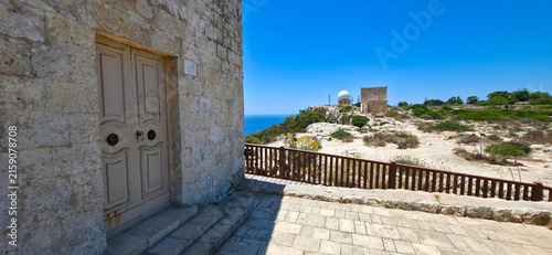 Foto Malta : St Mary Magdalene Chapel, Dingli radar at The Dingli Cliffs on the south