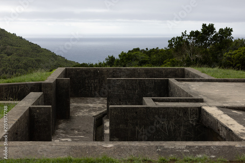 Antiga estrutura militar do sistema defensivo do Monte Brasil, em Angra do Heroísmo. 