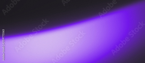 Foto Fundo abstrato escuro com gradiente roxo e textura de ruído