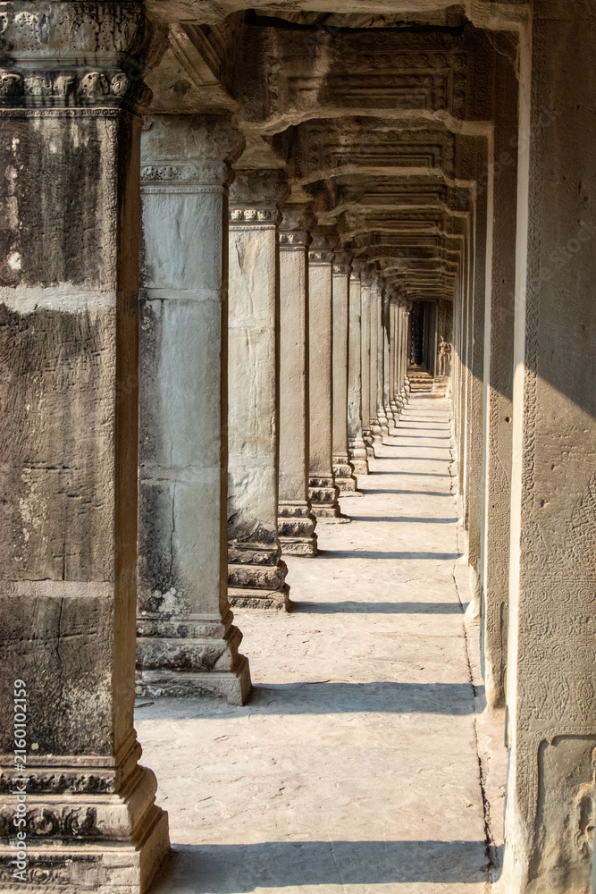 Fototapeta premium interieur du temple d'Angkor Vat à Siem Reap, Cambodge