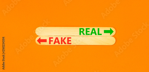 Canvas Print Real or fake words symbol
