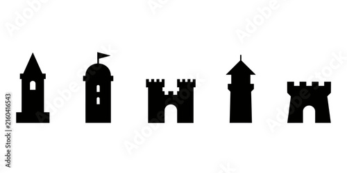 Foto Five medieval castle tower silhouettes featuring various fortification styles fo