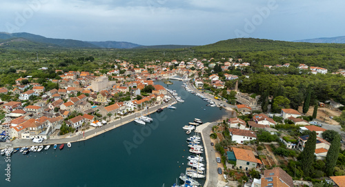 Cuadro en lienzo View on traditional architecture in town Vrboska on island Hvar in Dalmatia, Cro