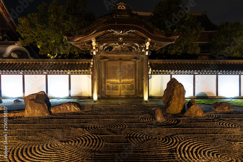 日本の風景・夏　京都　東福寺　青もみじライトアップ　八相の庭（南庭）