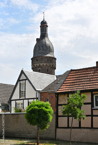 Fachwerkhäuser und Turm in Zons, Deutschland