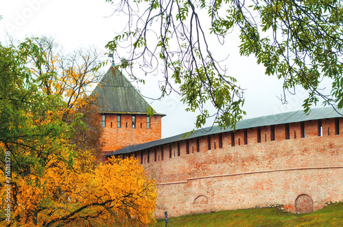 Canvastavla Autumn October view of a tower of Veliky Novgorod Kremlin fortress, Russia