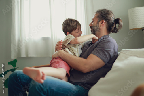 Konstfotografi Spending time together deep bond between father and playful son