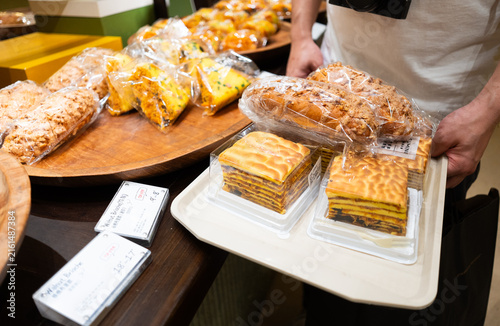 Foto Delight in Portuguese confectionery at the bustling market