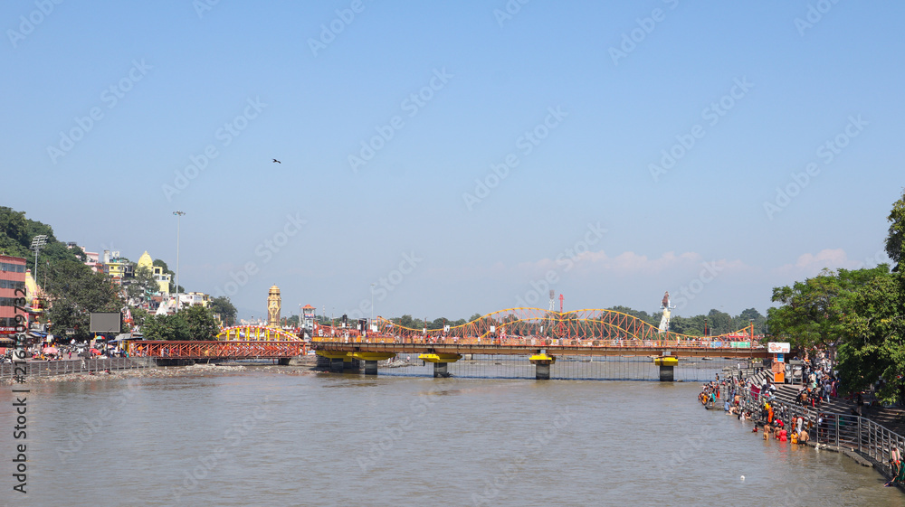 Obraz premium Haridwar Ghats on the Banks of the Sacred Ganges River, Uttarakhand, India.