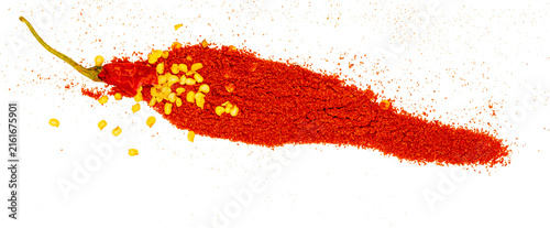 Fotografie red chilies with chili flakes