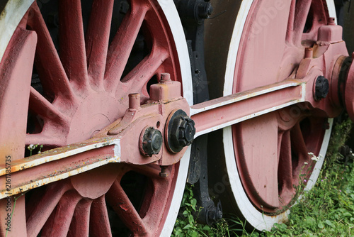 Quadro su tela Large red wheels of vintage steam locomotive