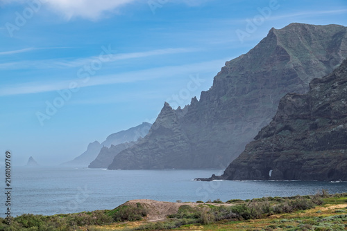 Steile Klippen der Costa de Anaga, Teneriffa