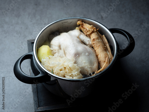 Bild auf Leinwand samgyetang, chicken soup with ginseng,