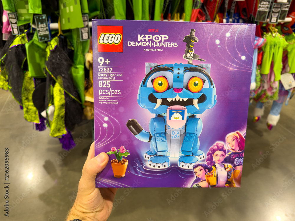 Naklejka premium LEGO KPop Demon Hunters Derpy Building Set 