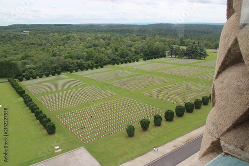 Cuadro en lienzo national necropolis (ww1 military cemetery) in douaumont in lorraine in france