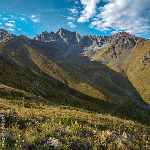 Foto Landscape Kazachstan, NATURE, mountain trees, river grees , clubs,, blue, peak,