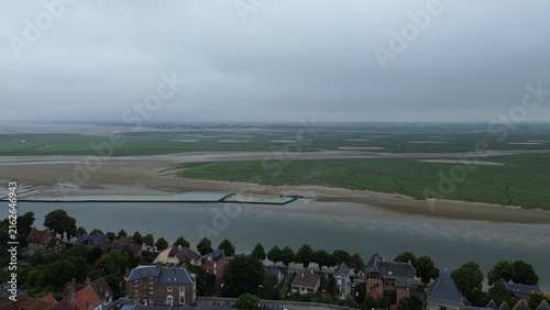 Canvas Print Panoramic aerial view of Saint-Valery-sur-Somme medieval town with the vast Somm