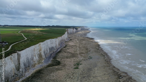 Foto Panoramic aerial view of white chalk cliffs and Atlantic ocean coastline in Ault