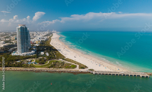 Canvas Print Aerial view of Miami city by the coast
