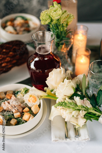 Tapety artystyczne Caesar salad on the wedding table