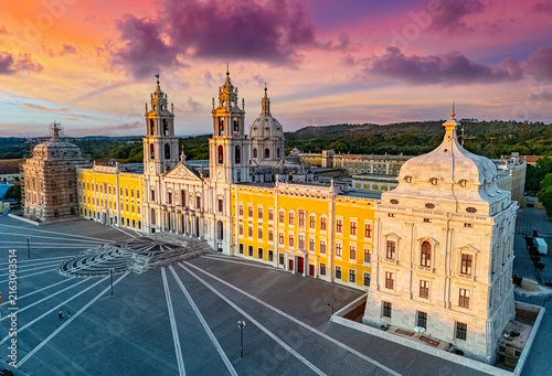Canvastavla The Palace of Mafra in the district of Lisbon, Portugal