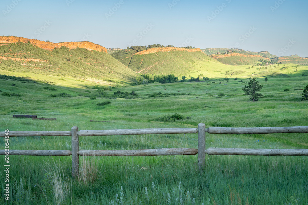 Fototapeta premium sunset over Colorado foothills in Lory State Park