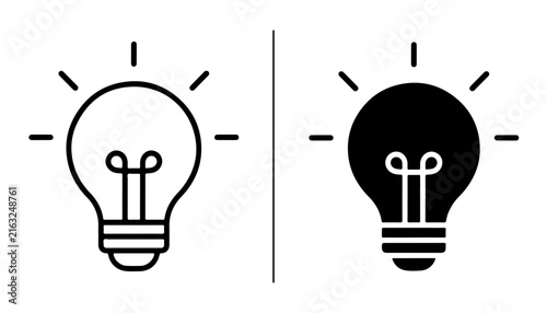 Foto Idea Bulb Icon: A duo of lightbulb icons, one in outline and one in solid black, representing innovation and bright ideas