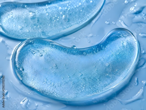 Cooling liquid eye patch gel texture for under-eye puffiness reduction