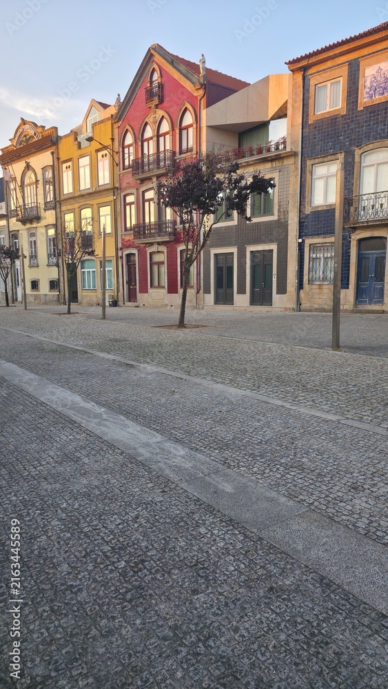 Obraz premium urban street landscape in povoa de varzim, portugal