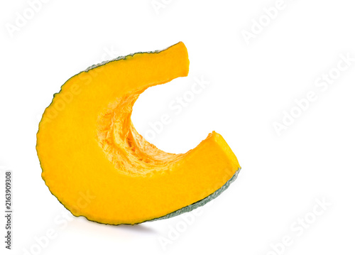 Tapety artystyczne pumpkin sliced isolated on white background