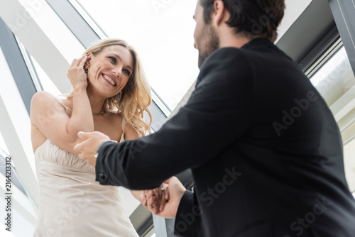 Fotografía A beautiful couple beams with joy as they celebrate a heartfelt marriage proposa