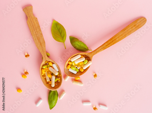 Color Dietary Supplements, Vitamin Capsules, Mineral Pills, Healthy Multivitamin Capsule