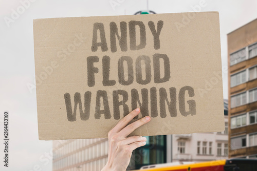 Canvastavla "Andy Flood Warning" An alert for severe rainfall is issued