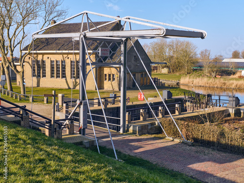 Cuadro en lienzo Water management infrastructure in Ezumazijl Nederland historic bascule bridge a