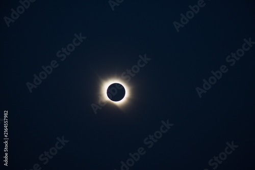 Obraz na plátně Totale Sonnenfinsternis mit Korona am Himmel